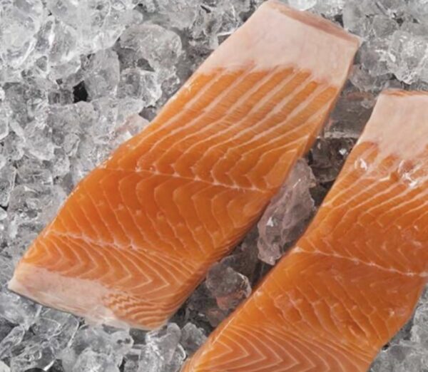 新鮮三文魚 刺身級 1KG (WHOLE SUPERIOR SALMON)